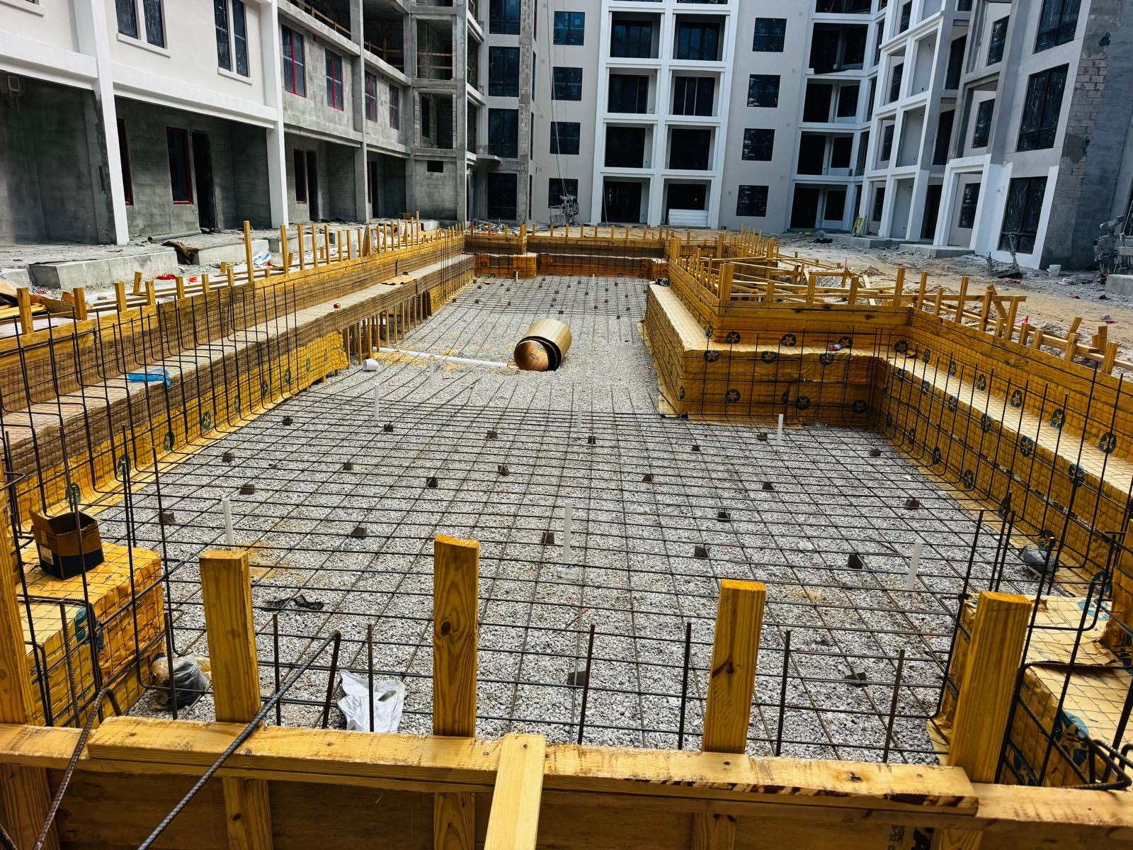 Large scale commercial pool shell steel and forms